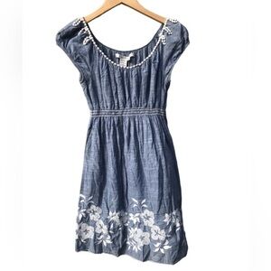 Max Studio embroidered round neck short sleeve chambray babydoll dress medium